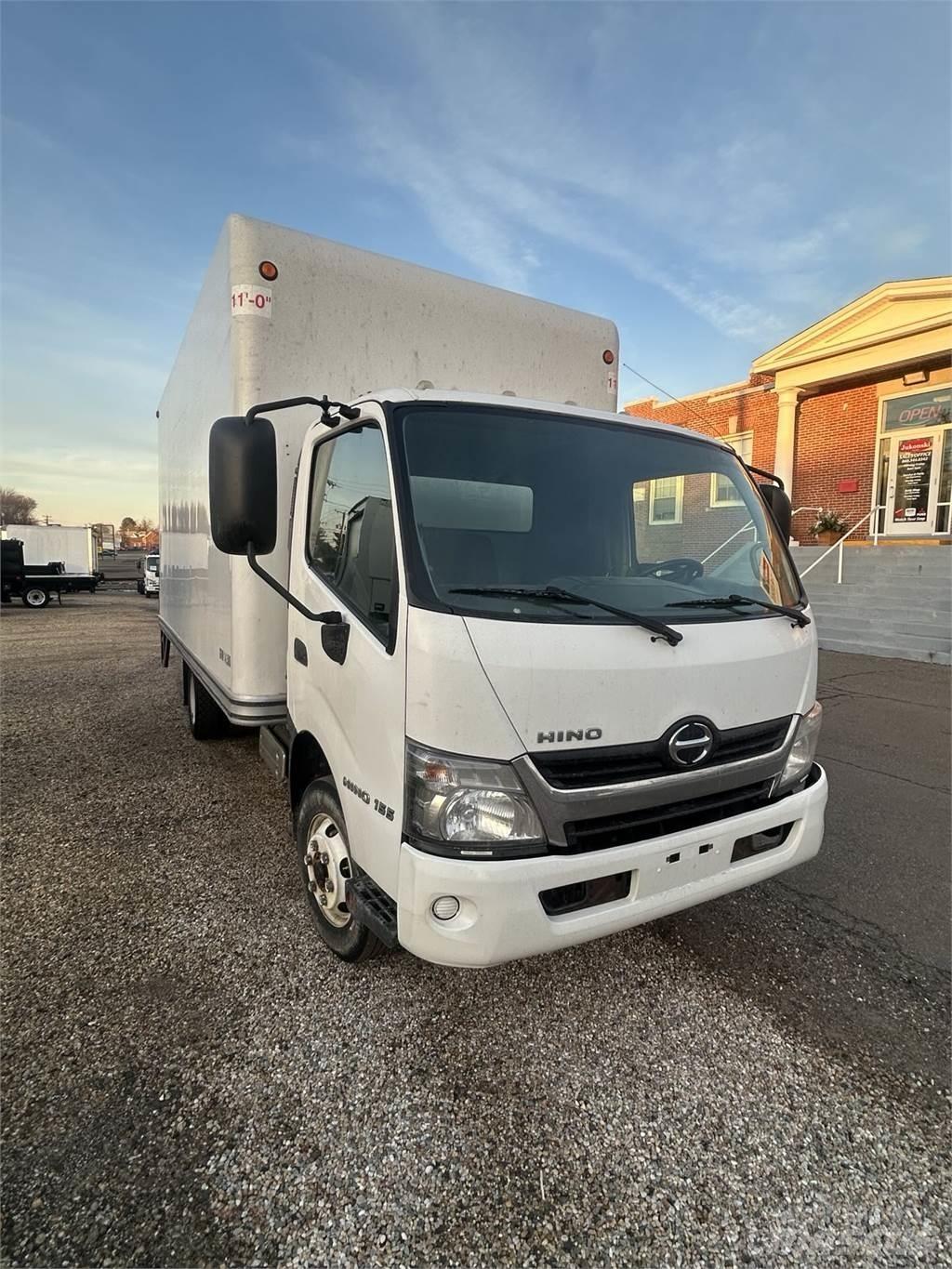 Hino 155 Camiões de caixa fechada