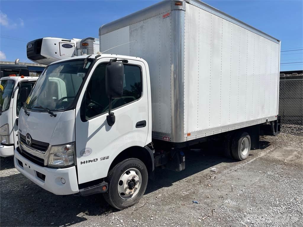 Hino 155 Camiões de caixa fechada