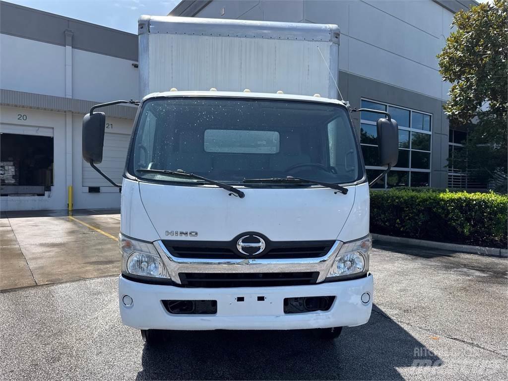 Hino 195 Camiões de caixa fechada