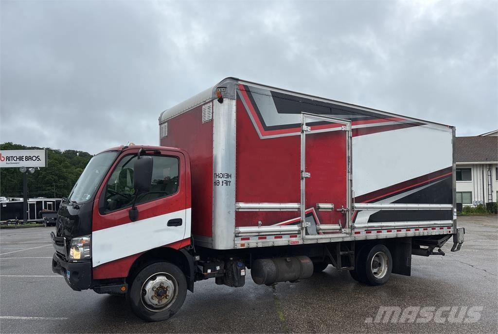 Hino 195 Camiões de caixa fechada