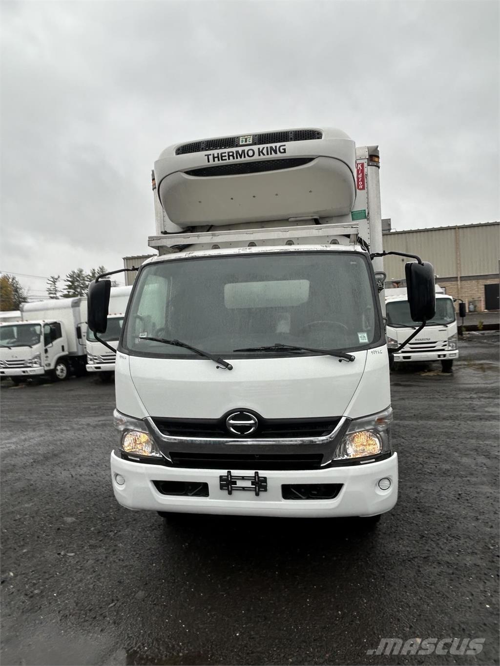 Hino 195 Camiões de caixa fechada
