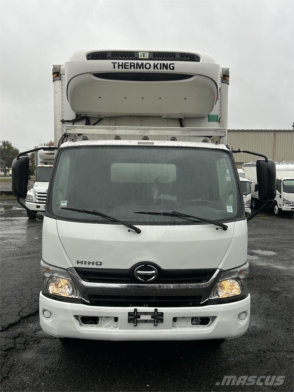 Hino 195 Camiões de caixa fechada