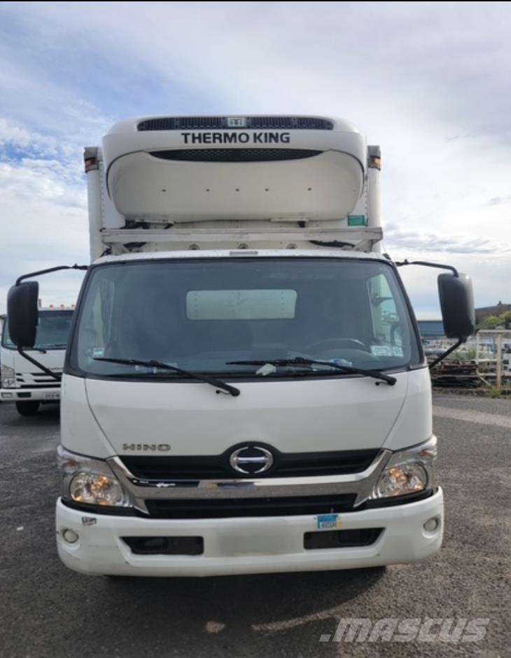 Hino 195 Camiões de caixa fechada