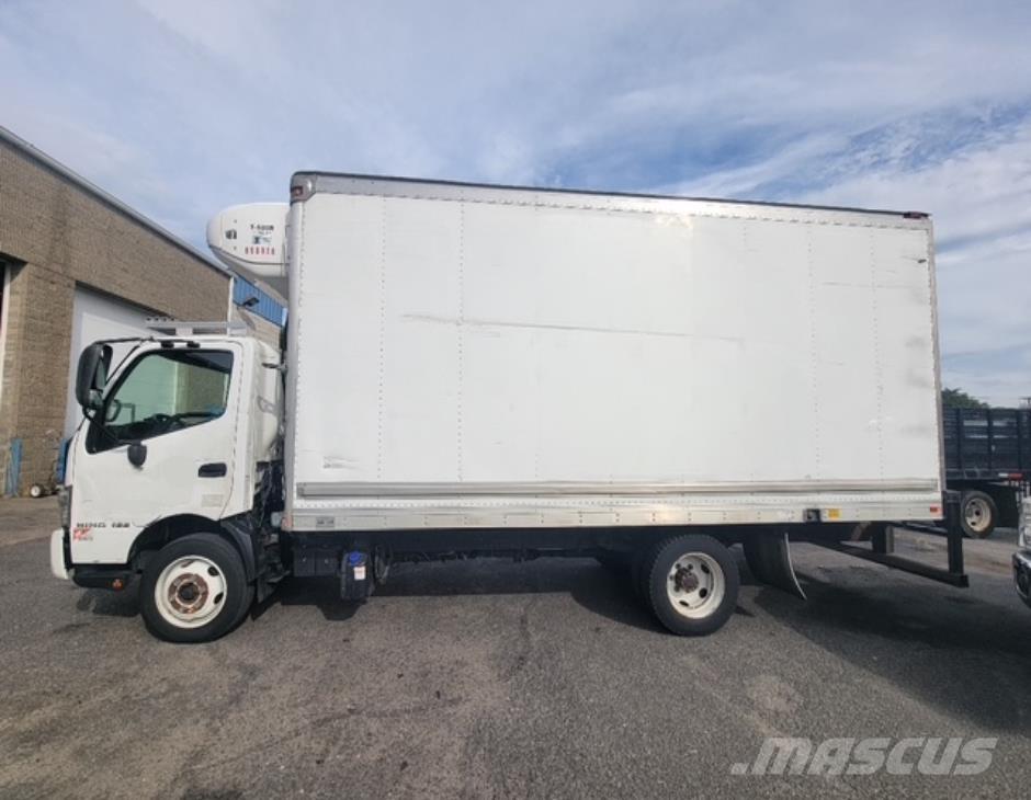 Hino 195 Camiões de caixa fechada