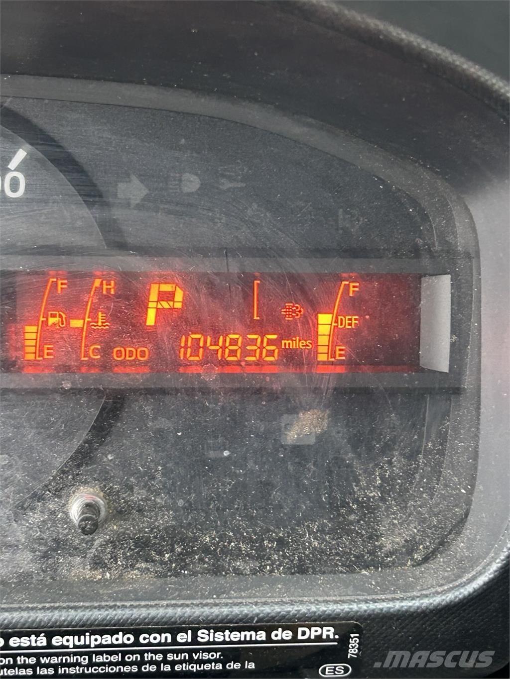 Hino 195 Camiões de caixa fechada