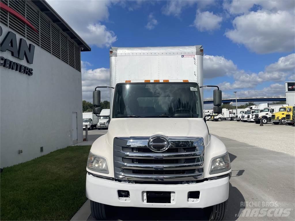 Hino 268 Camiões de caixa fechada
