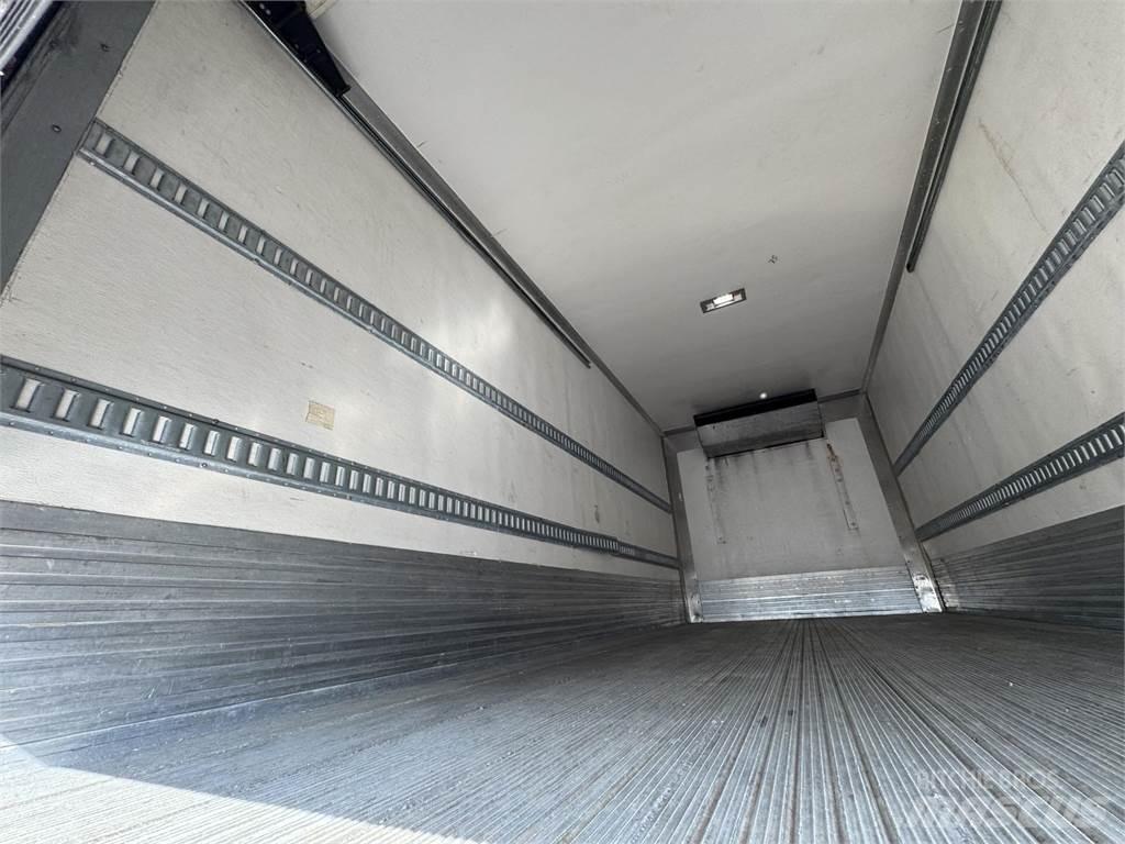 Hino 268 Camiões de caixa fechada