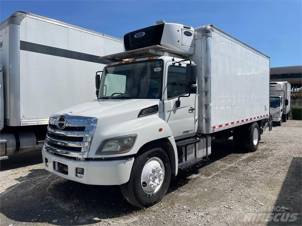 Hino 268 Camiões de caixa fechada