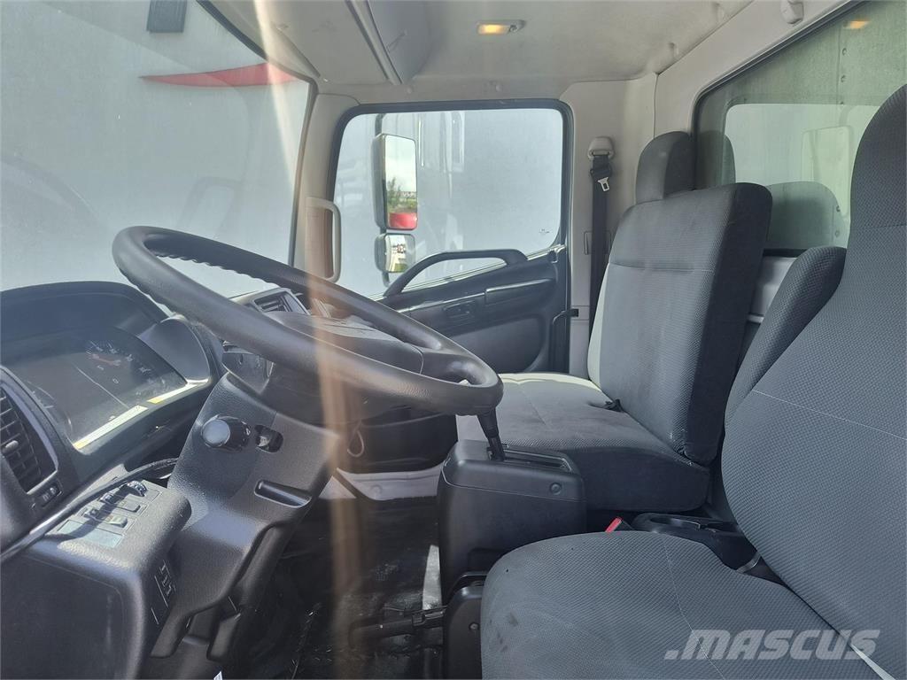 Hino 268 Camiões de caixa fechada