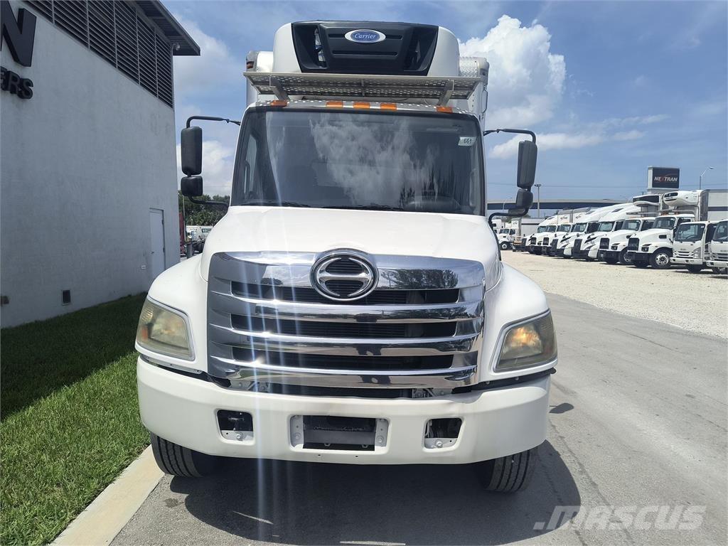Hino 268 Camiões de caixa fechada