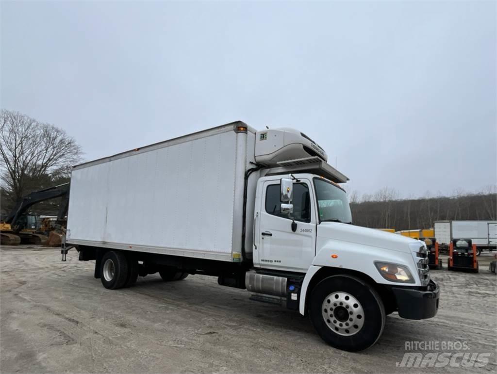 Hino 268 Camiões de caixa fechada