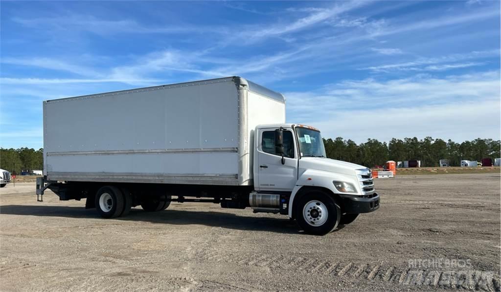 Hino 268A Camiões de caixa fechada