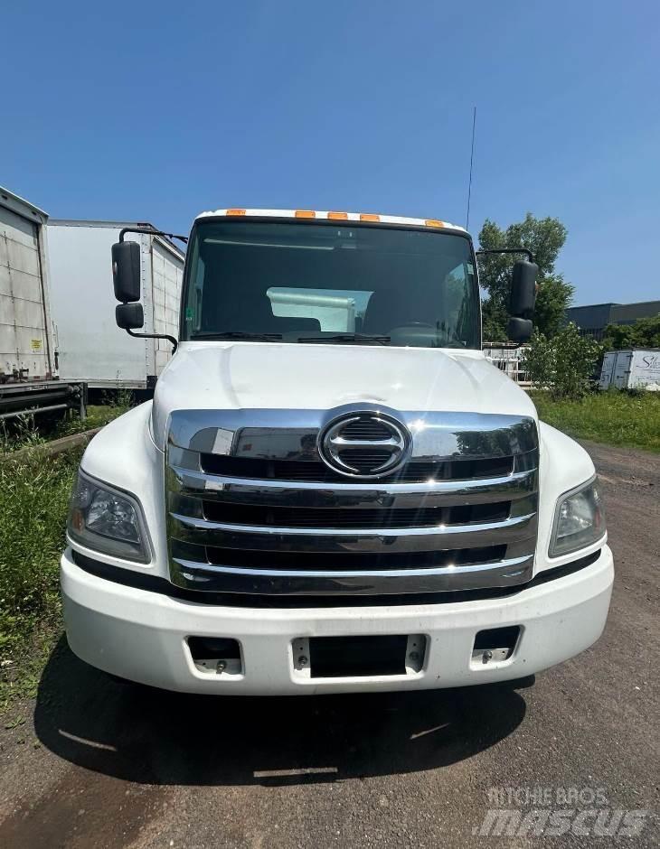 Hino 268A Camiões de chassis e cabine