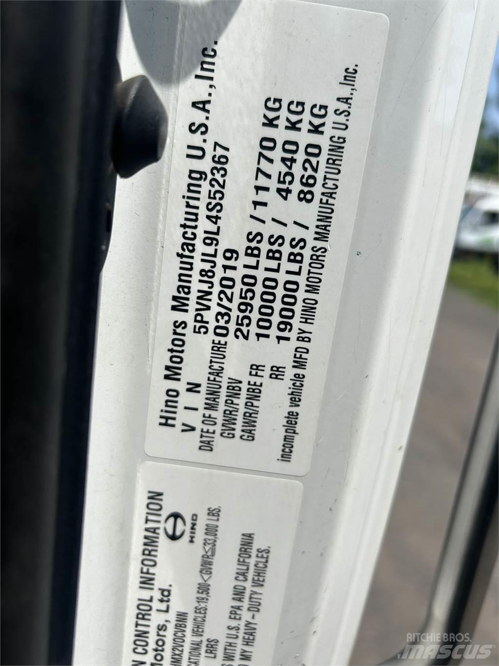 Hino 268A Camiões de chassis e cabine