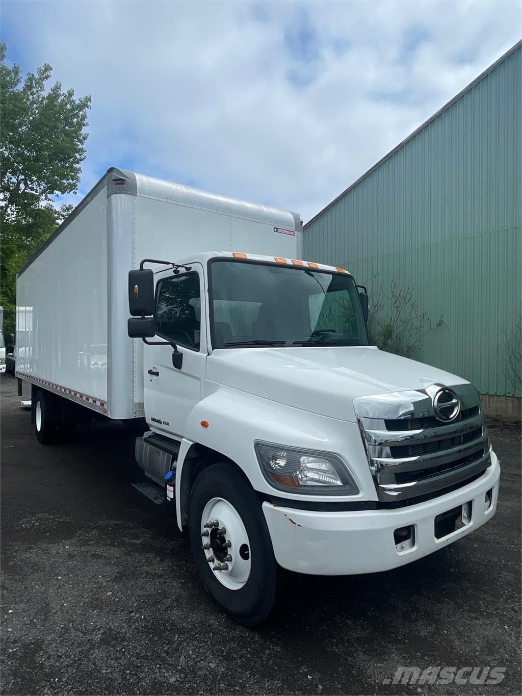 Hino 268A Camiões de caixa fechada