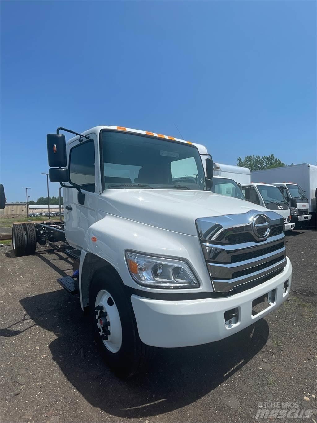 Hino L6 Camiões de caixa fechada