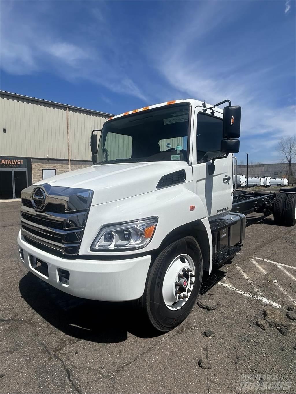 Hino L6 Camiões de chassis e cabine