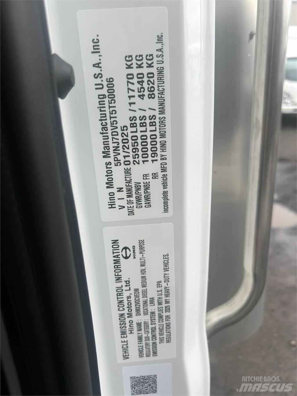 Hino L6 Camiões de caixa fechada