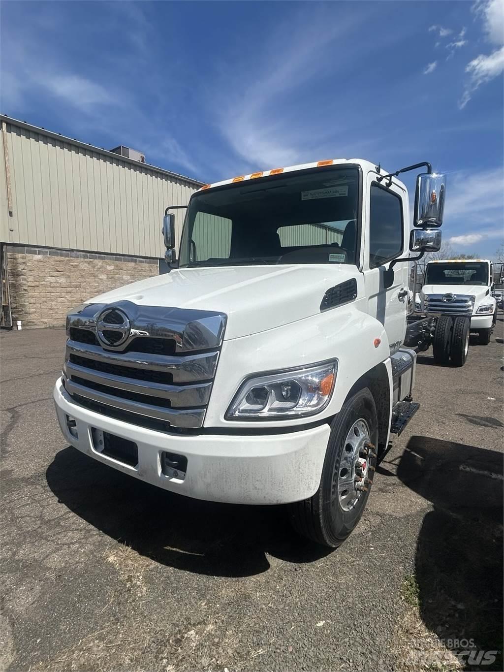 Hino L6 Camiões de chassis e cabine