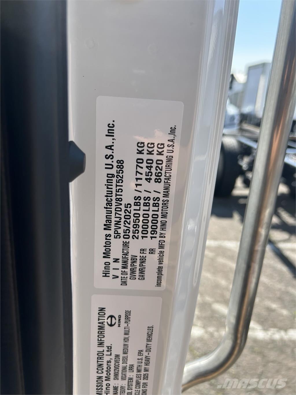 Hino L6 Camiões de caixa fechada