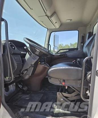 Hino L6 Camiões de caixa fechada
