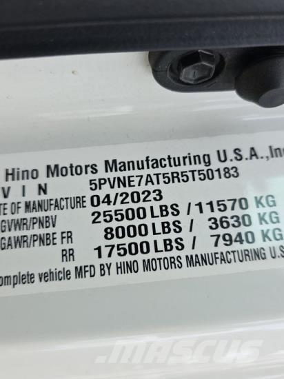 Hino L6 Camiões de caixa fechada