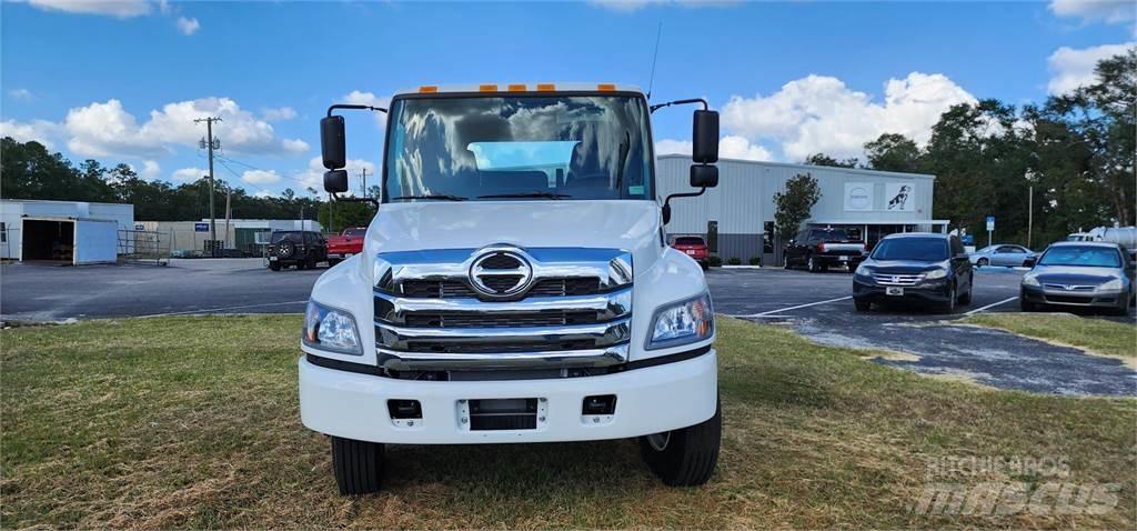 Hino L7 Camiões de chassis e cabine