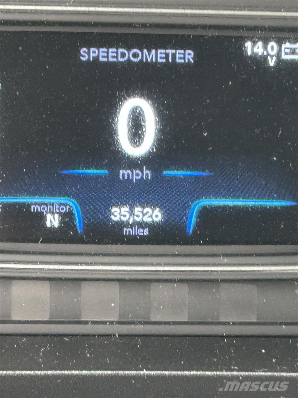 International MV607 Camiões de caixa fechada