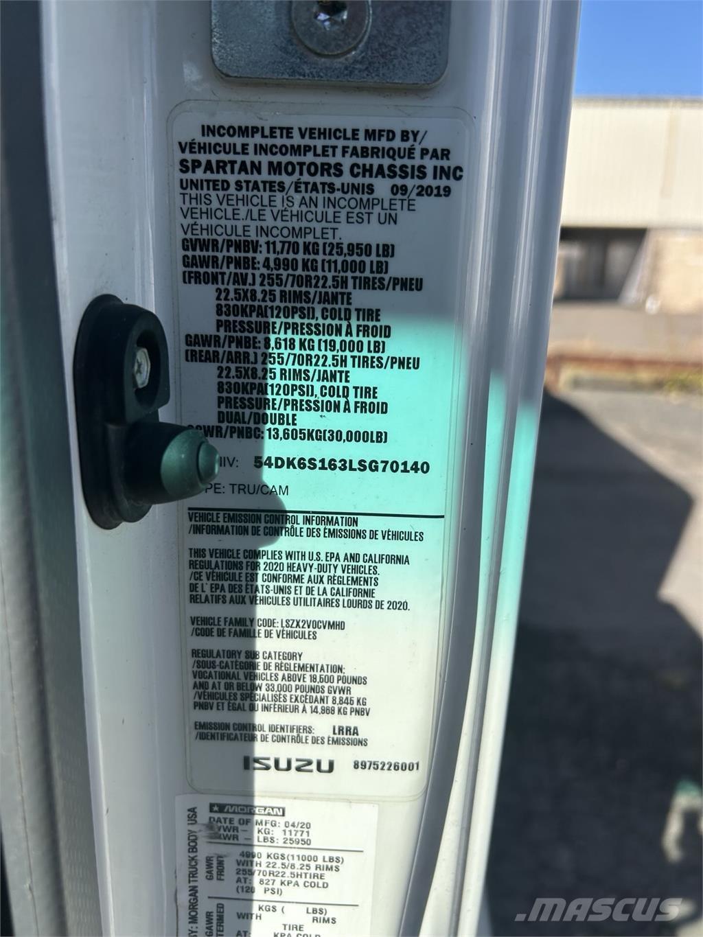 Isuzu FTR Camiões de caixa fechada