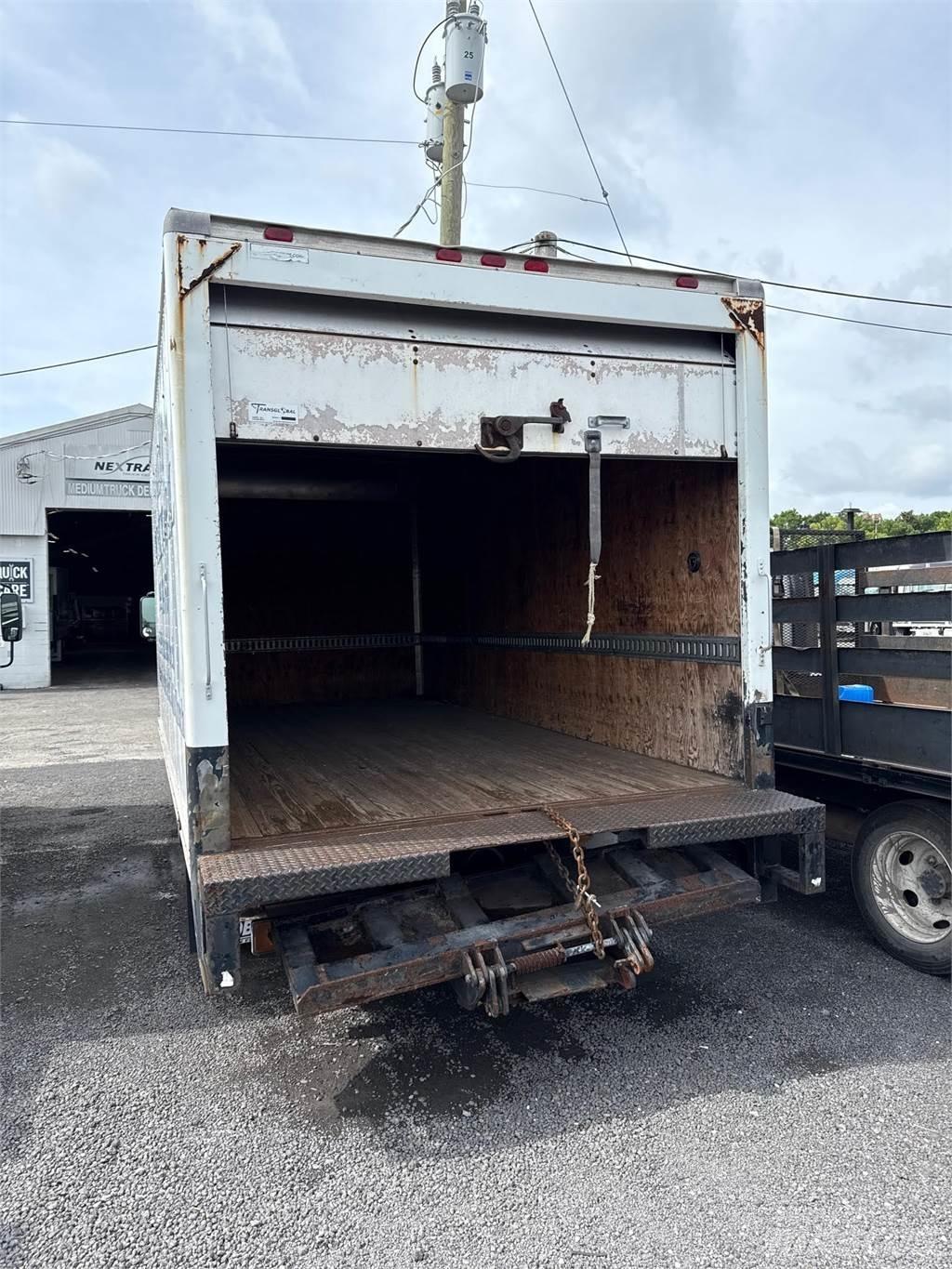 Isuzu NPR Camiões de caixa fechada