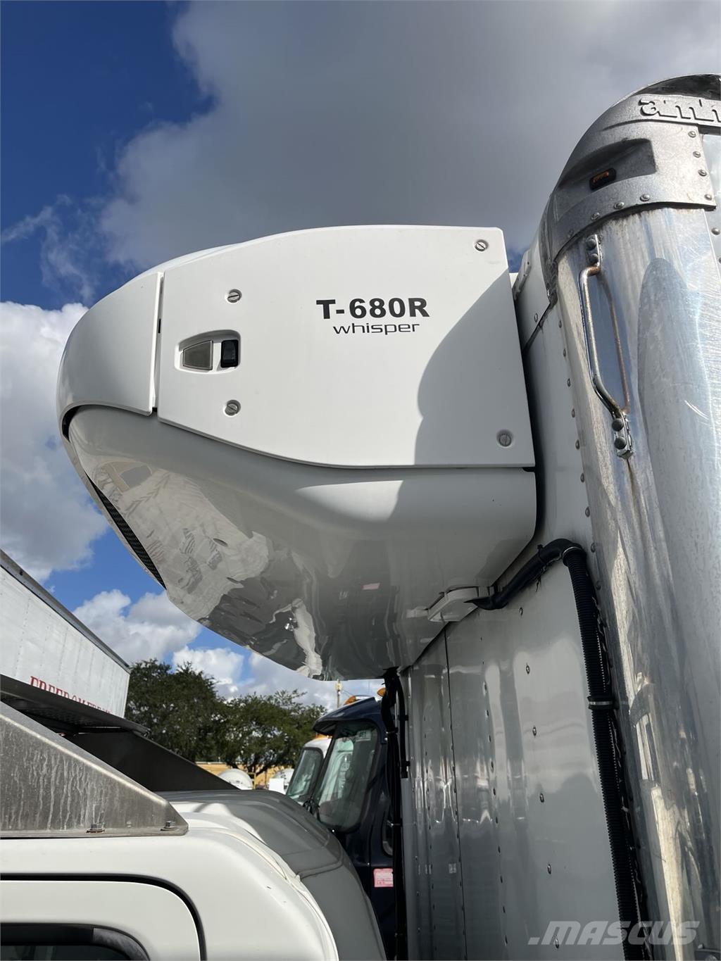 Isuzu NPR Camiões de caixa fechada