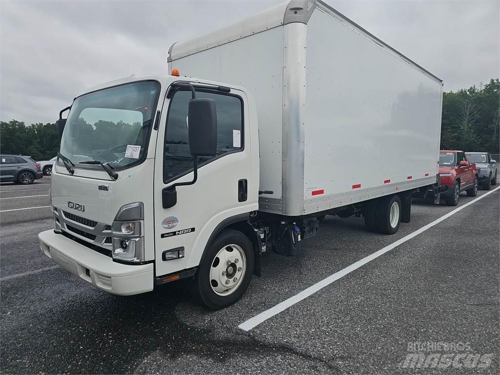 Isuzu NPR Camiões de caixa fechada
