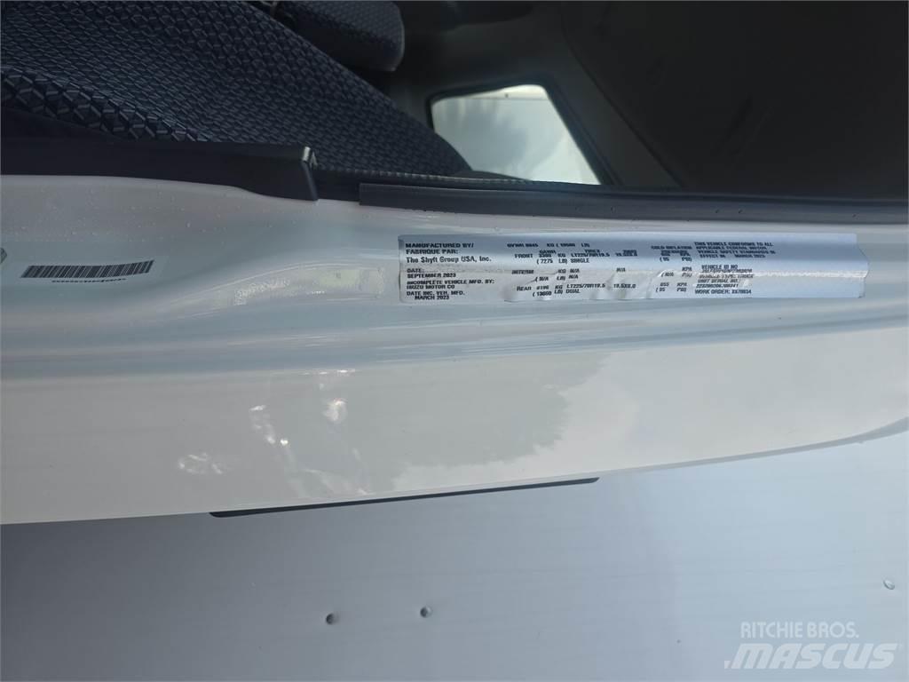 Isuzu NPR Camiões de caixa fechada