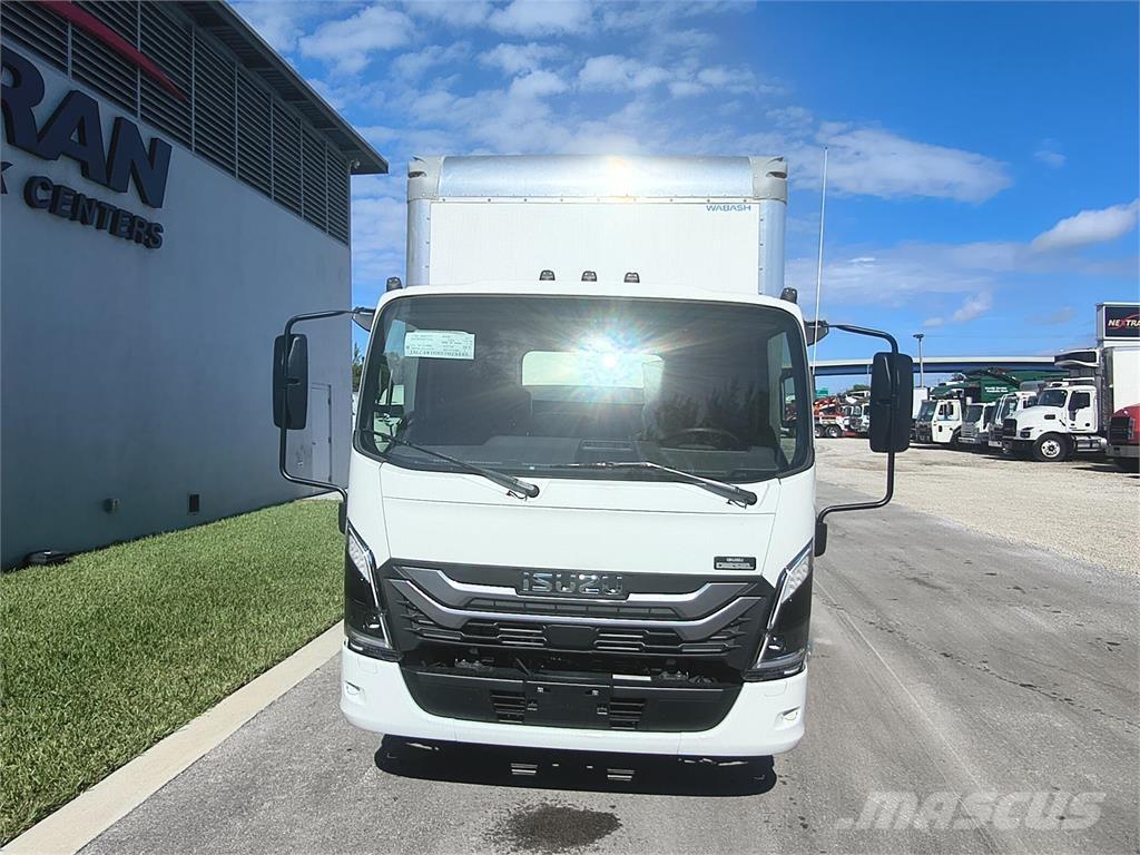 Isuzu NPR-3F324 Camiões de caixa fechada