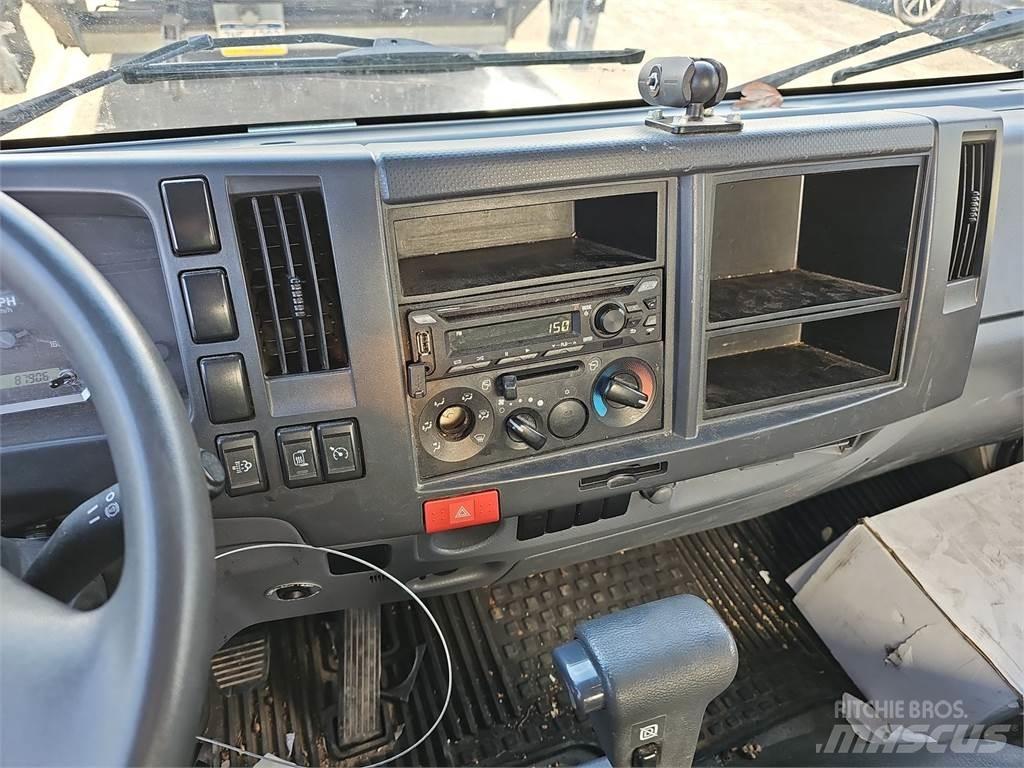 Isuzu NPR HD Camiões de caixa fechada