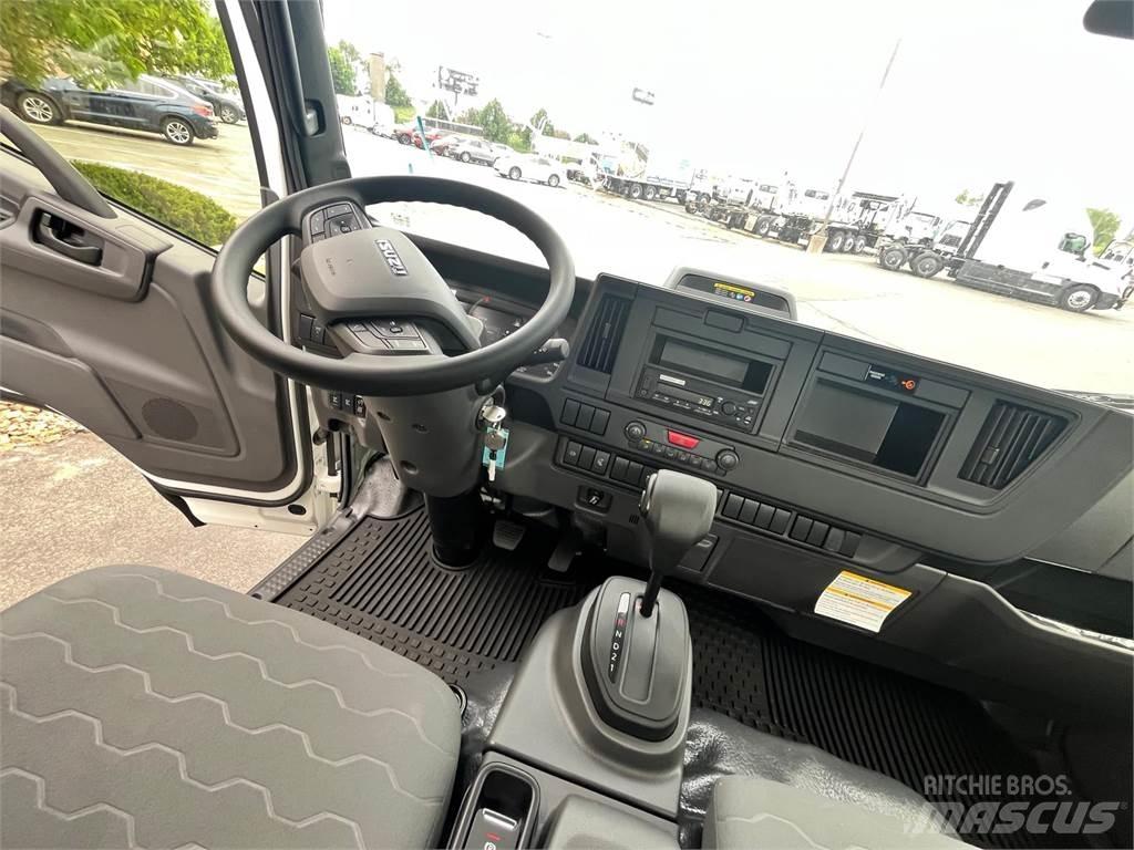 Isuzu NRR Camiões de chassis e cabine