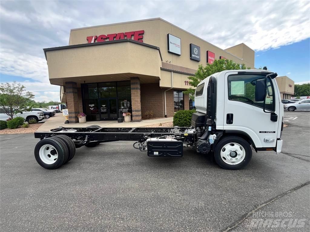 Isuzu NRR Camiões de chassis e cabine