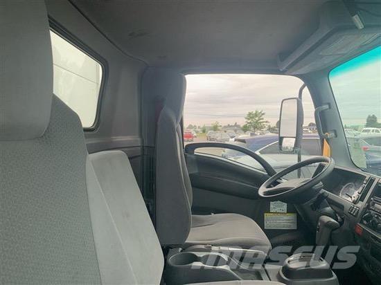 Isuzu NRR Camiões de caixa fechada