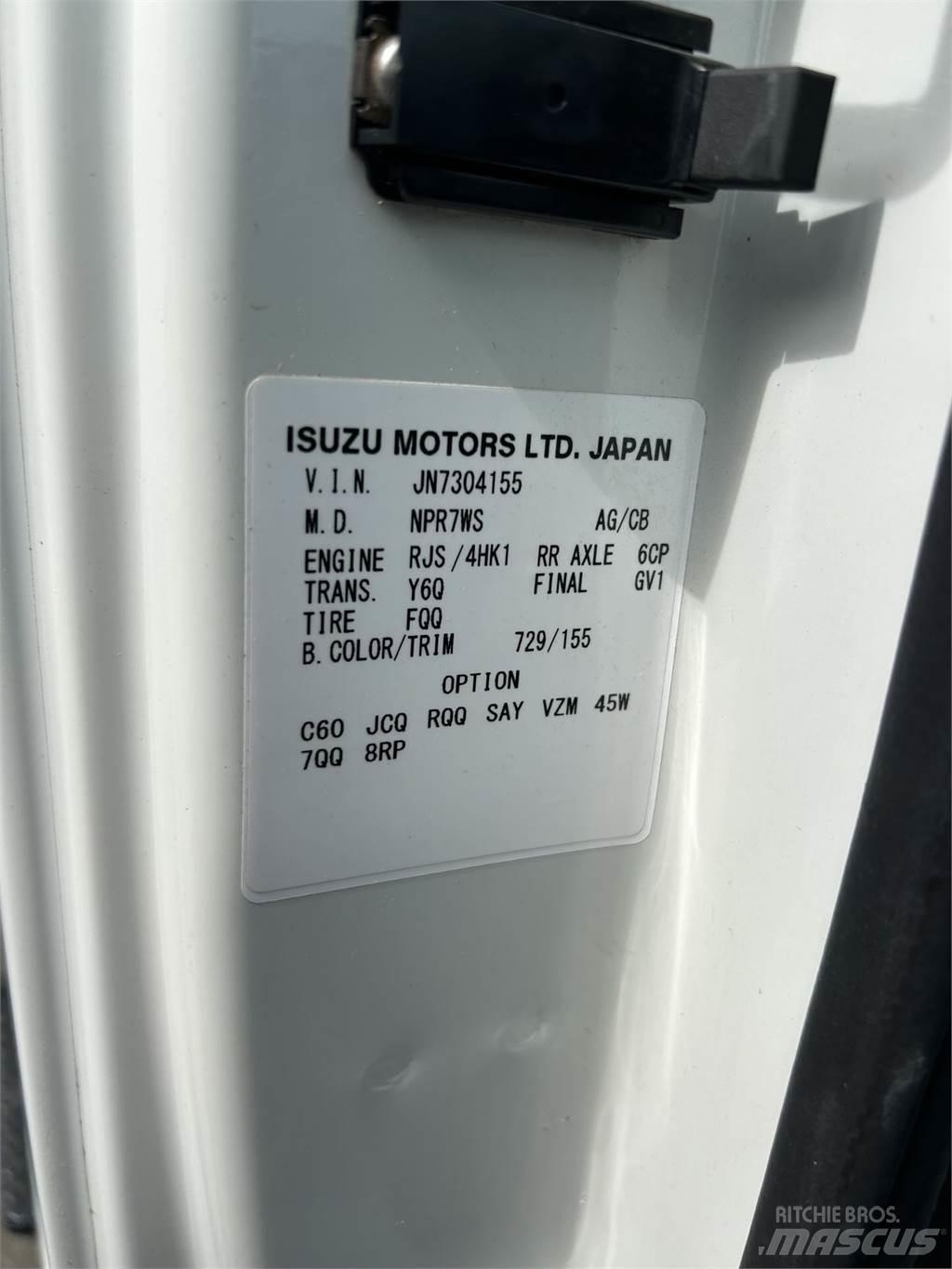 Isuzu NRR DC Camiões de caixa fechada