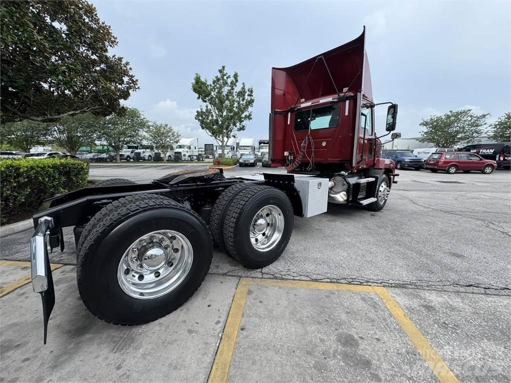 Mack AN64T Tractores (camiões)