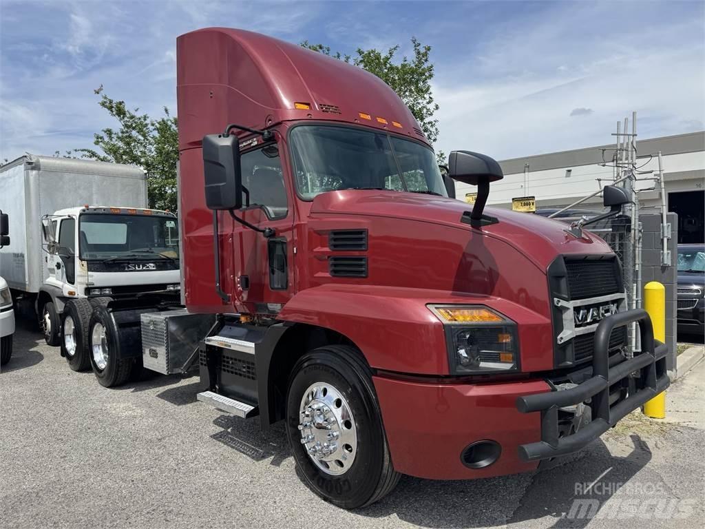 Mack AN64T Tractores (camiões)