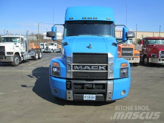 Mack AN64T Tractores (camiões)