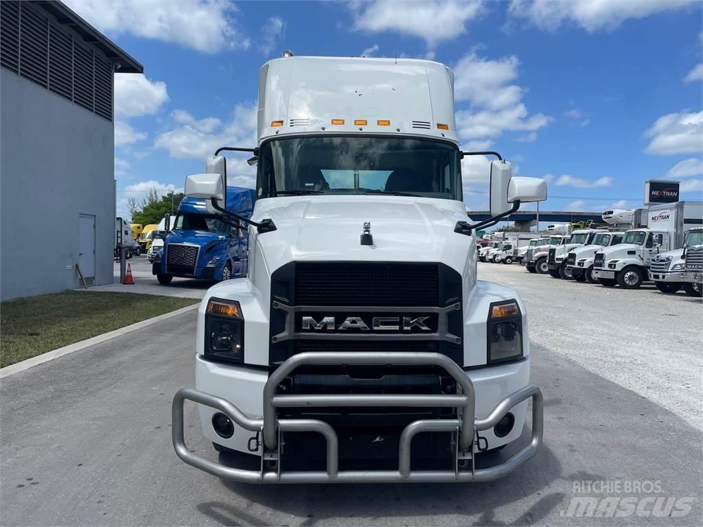 Mack AN64T Tractores (camiões)