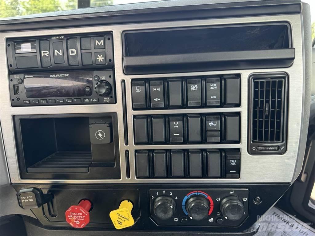 Mack AN64T Tractores (camiões)