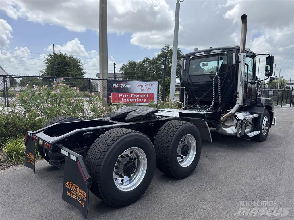 Mack AN64T Tractores (camiões)