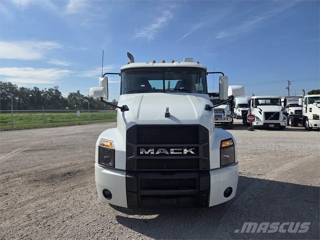 Mack AN64T Tractores (camiões)