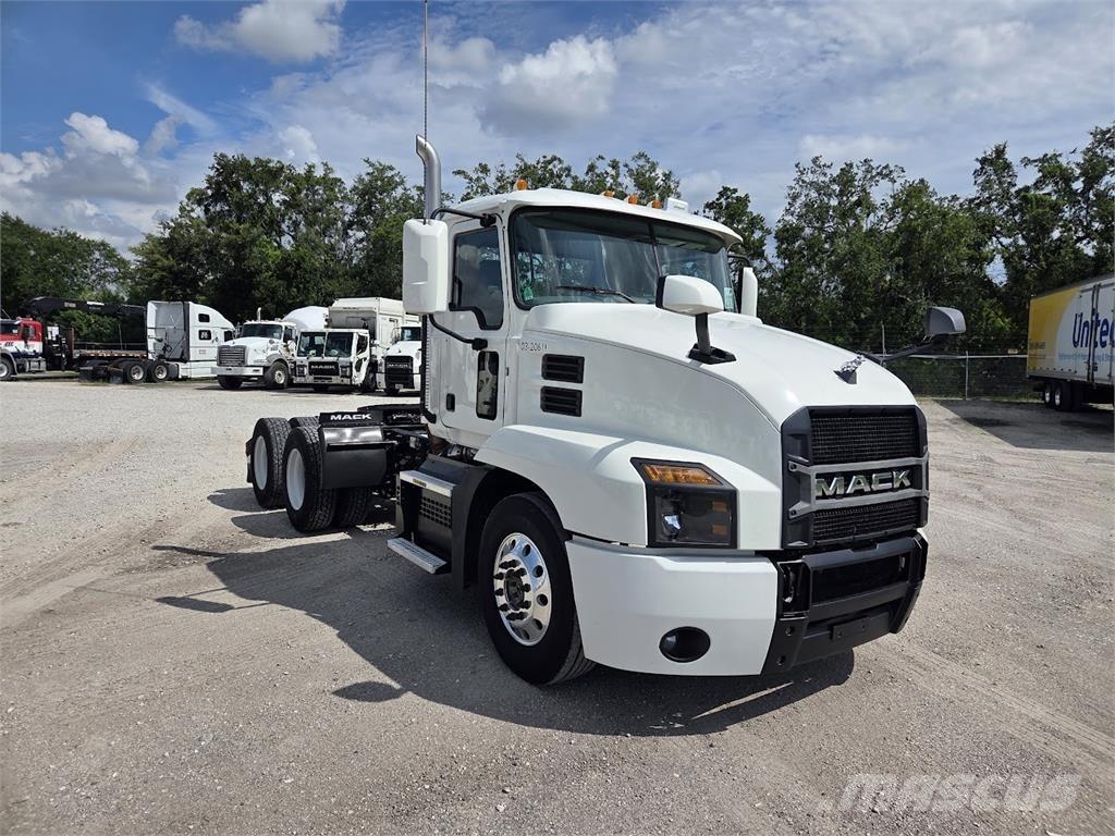 Mack AN64T Tractores (camiões)