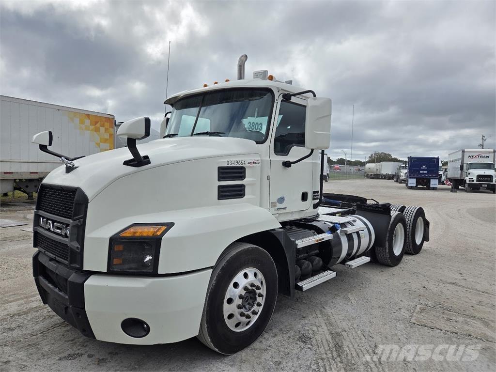 Mack AN64T Tractores (camiões)