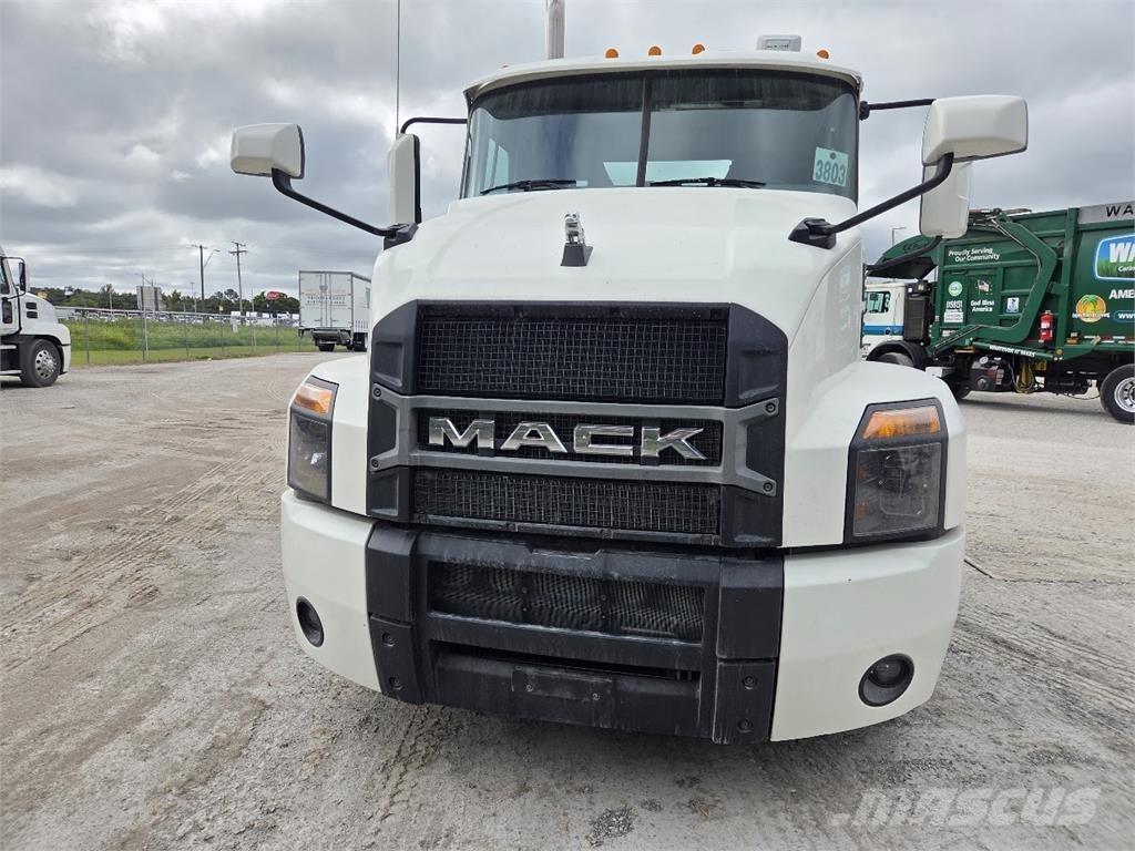 Mack AN64T Tractores (camiões)