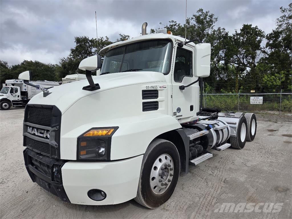 Mack AN64T Tractores (camiões)